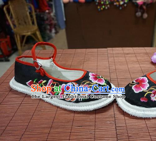 Traditional Chinese Ethnic Black Embroidered Shoes Handmade Yunnan National Shoes Wedding Shoes for Women