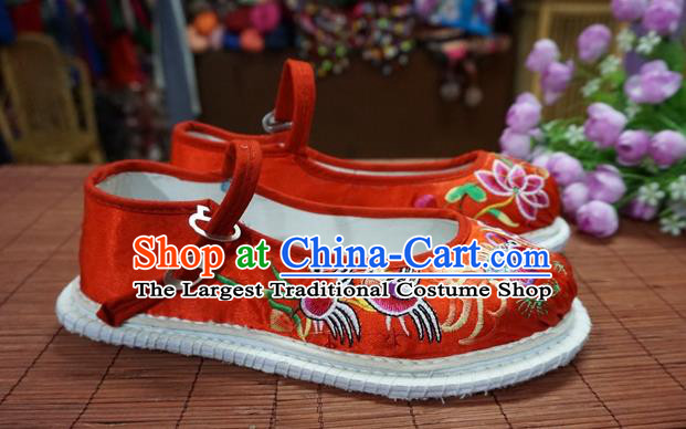 Traditional Chinese Ethnic Red Embroidered Shoes Handmade Yunnan National Shoes Wedding Shoes for Women