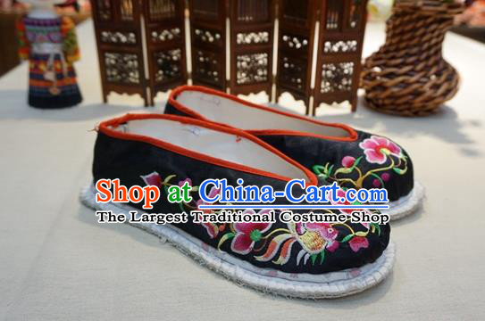 Traditional Chinese Ethnic Embroidered Goldfish Black Shoes Handmade Yunnan National Shoes Wedding Shoes for Women