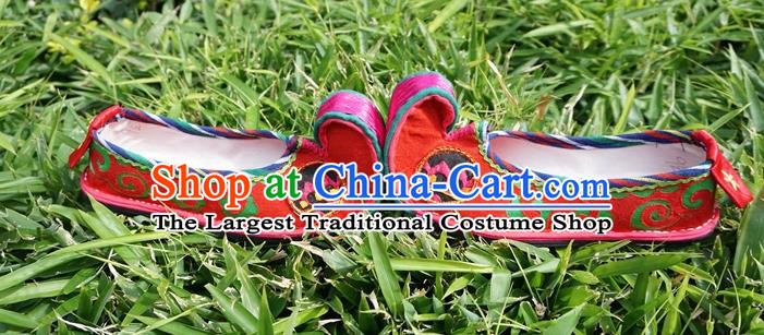 Traditional Chinese Handmade Ethnic Bride Red Shoes Yunnan National Shoes Wedding Embroidered Shoes for Women