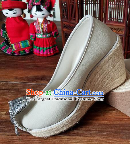 Traditional Chinese Handmade Ethnic Bride Light Grey Shoes Yunnan National Silver Tassel Shoes Wedding Shoes for Women
