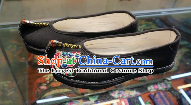 Traditional Chinese Handmade Embroidered Ethnic Black Shoes Yunnan National Shoes for Women