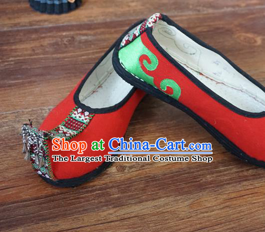 Traditional Chinese Embroidered Ethnic Wedding Red Shoes Yunnan National Shoes for Women