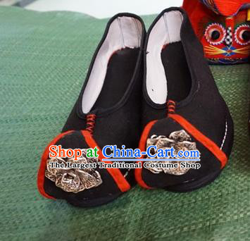 Traditional Chinese Ethnic Silver Carving Black Shoes Embroidered Shoes Yunnan National Wedding Shoes for Women