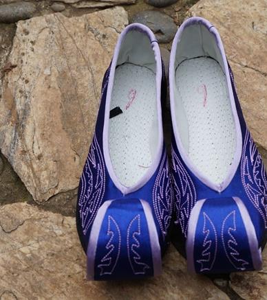 Traditional Chinese Royalblue Embroidered Shoes National Ethnic Wedding Shoes Hanfu Shoes for Women