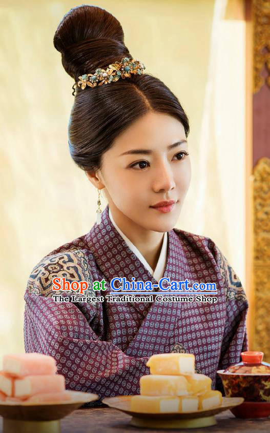 Chinese Ancient Drama Ming Dynasty Court Harem Hu Shanxiang Replica Costumes and Headpiece Complete Set