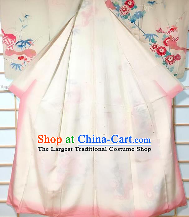 Traditional Japanese Classical Chrysanthemum Pattern Beige Kimono Japan Yukata Dress Costume for Women