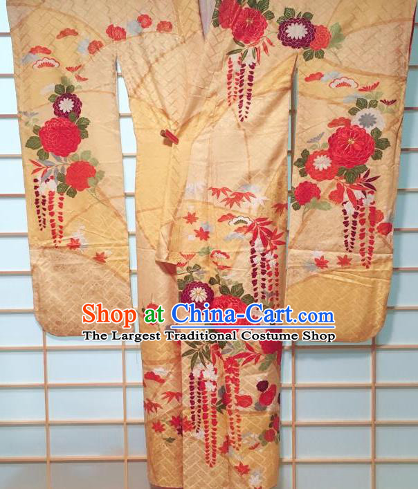 Traditional Japanese Yellow Furisode Kimono Japan Classical Chrysanthemum Pattern Yukata Dress Costume for Women