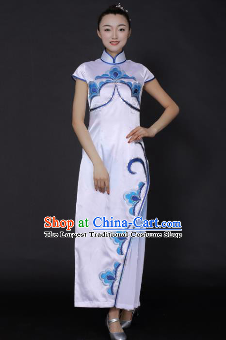 Chinese Classical Dance Embroidered White Dress Traditional Fan Dance Stage Performance Costume for Women