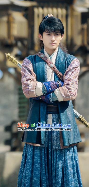 Chinese Ancient Hanfu Clothing Drama The Taosim Crandmaster Swordsman Zhang Ling Costumes and Headdress