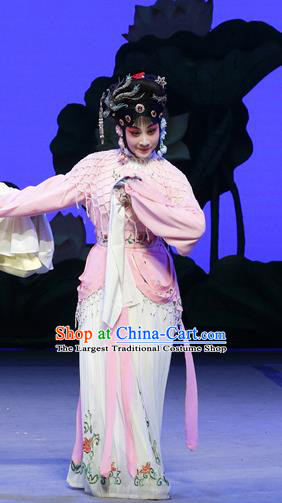Chinese Kun Opera Actress Li Qianjun Dress Costumes and Headdress On A Wall and Horse Kunqu Opera Huadan Noble Lady Garment Apparels