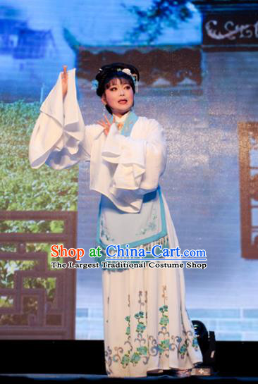 Chinese Shaoxing Opera Young Female White Dress Costumes and Headpieces He Wenxiu Yue Opera Hua Tan Wan Lanying Garment Apparels