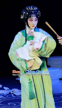Chinese Beijing Opera Actress Qu Xiuxiu Apparels A Love Beyond Costumes and Headdress Traditional Peking Opera Maid Lady Green Dress Xiaodan Garment