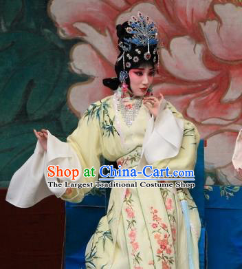 Chinese Beijing Opera Hua Tan Garment Costumes and Hair Accessories Bei Feng Jin Traditional Peking Opera Actress Yellow Dress Young Female Zhuo Wenjun Apparels