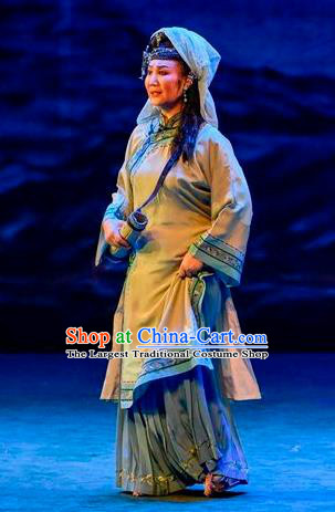 Chinese Sichuan Opera Elderly Female Garment Costumes and Hair Accessories Scholar of Ba Shan Traditional Peking Opera Country Woman Dress Dame Apparels