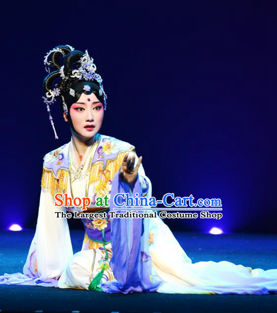 Chinese Beijing Opera Actress Chang E Apparels Costumes and Headpieces Goddess of the Moon Traditional Peking Opera Diva Dress Garment