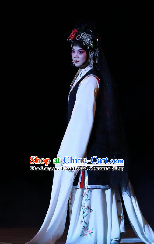 Chinese Beijing Opera Young Female Apparels Costumes and Headdress Wu Long Yuan Traditional Peking Opera Hua Tan Yan Xijiao Dress Actress Garment