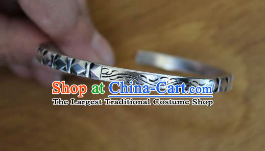 Chinese Traditional Tibetan Nationality Silver Carving Bracelet Jewelry Accessories Decoration Zang Ethnic Handmade Fine Bangle for Women