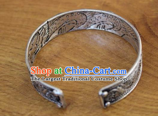 Chinese Traditional Tibetan Nationality Brown Stone Bracelet Jewelry Accessories Decoration Zang Ethnic Handmade Silver Carving Bangle for Women