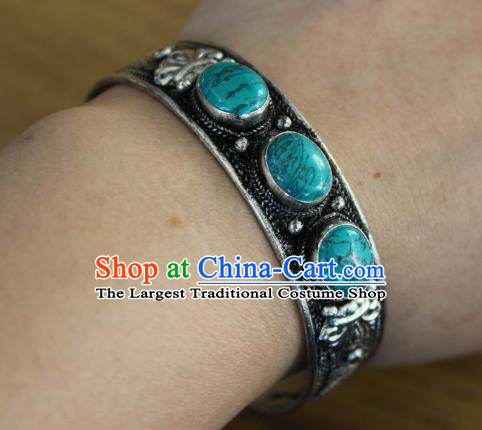 Chinese Traditional Tibetan Nationality Green Stone Bracelet Jewelry Accessories Decoration Zang Ethnic Handmade Silver Carving Bangle for Women