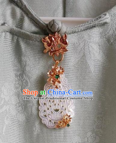 Chinese Classical Cheongsam White Shell Brooch Traditional Hanfu Accessories Handmade Golden Flower Breastpin Pendant for Women