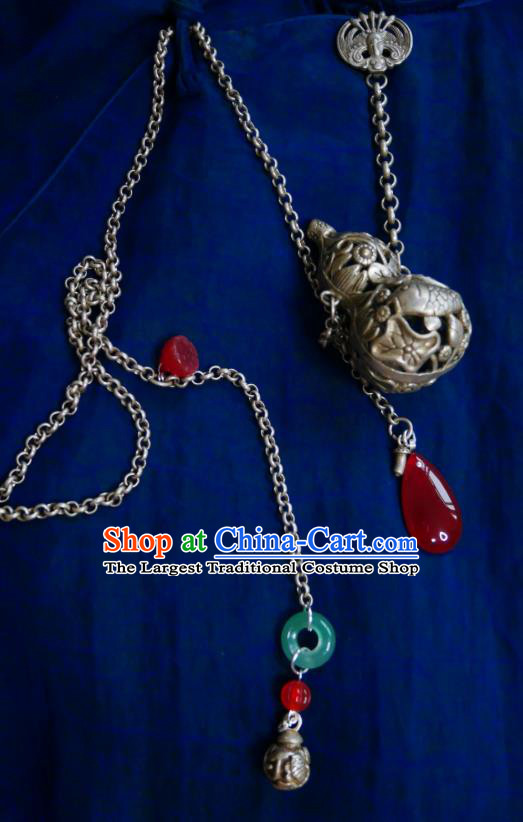 Chinese Classical Silver Cucurbit Brooch Traditional Hanfu Cheongsam Accessories Handmade Jade Tassel Breastpin Pendant for Women