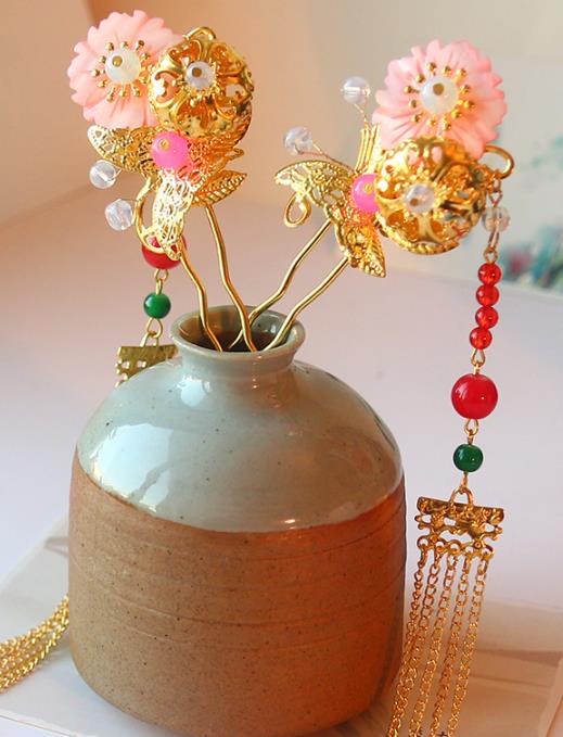 Handmade Chinese Classical Plum Hair Clip Traditional Hair Accessories Ancient Hanfu Golden Butterfly Tassel Hairpins for Women