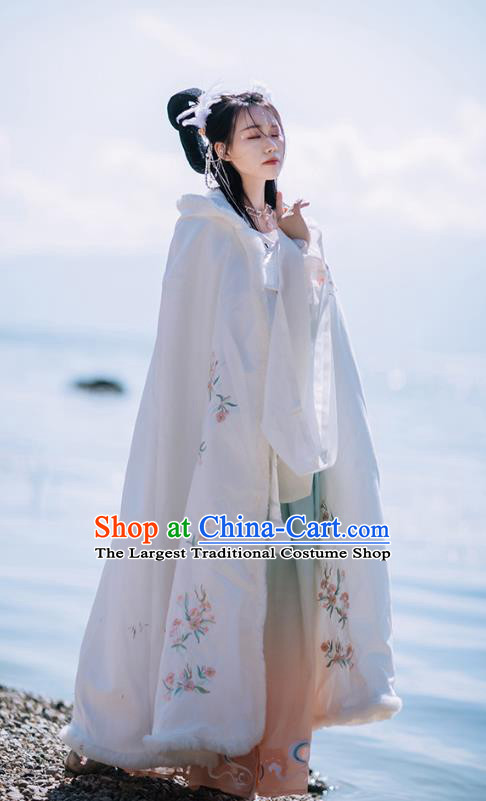 Chinese Ancient Ming Dynasty Princess Cape Garment Costumes Traditional Hanfu Embroidered White Woolen Cloak for Women