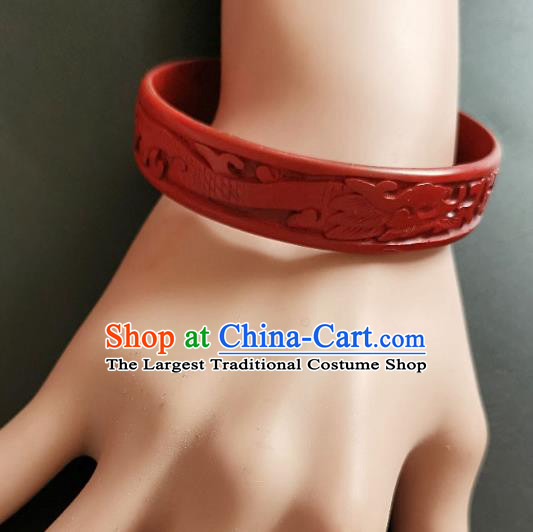 Chinese Traditional Handmade Carving Fish Dragon Craft Black Lacquerware Bracelet Accessories