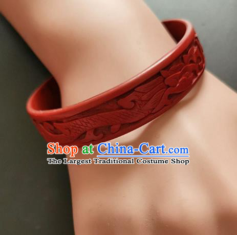 Chinese Traditional Handmade Carving Fish Dragon Craft Black Lacquerware Bracelet Accessories