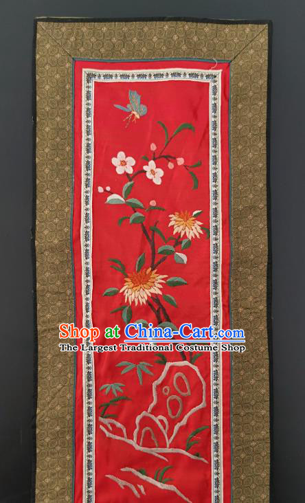 Chinese Traditional Embroidered Chrysanthemum Butterfly Picture Handmade Embroidery Craft Embroidering Red Silk Decorative Painting