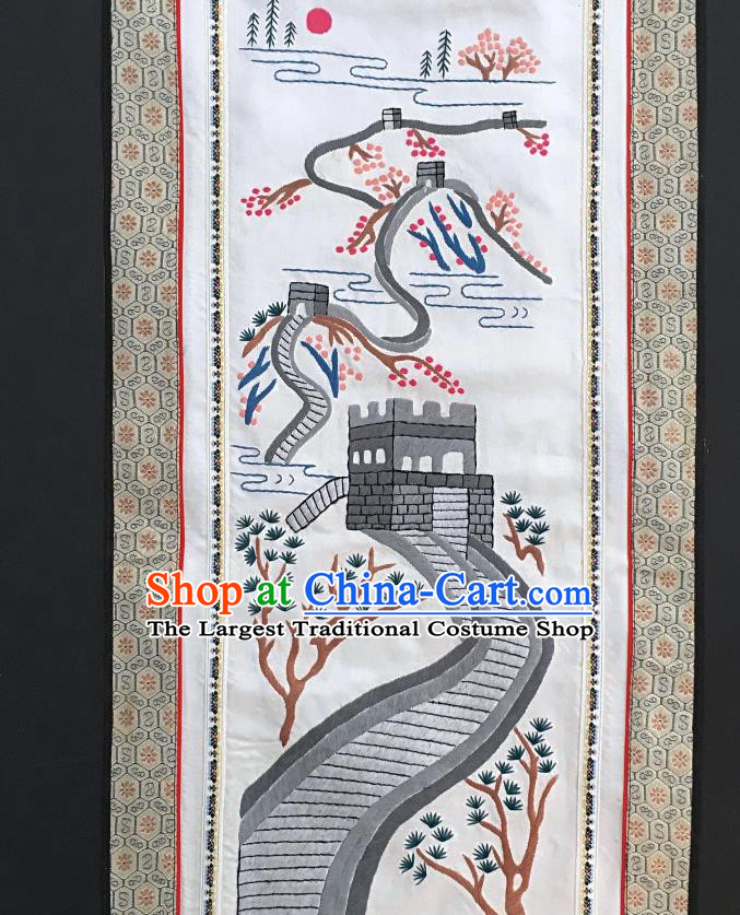 Chinese National Embroidered Red Leaf Great Wall Paintings Traditional Handmade Embroidery Craft Decorative White Silk Picture