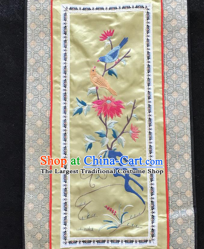 Chinese National Embroidered Chrysanthemum Paintings Traditional Handmade Embroidery Decorative Light Yellow Silk Picture Craft