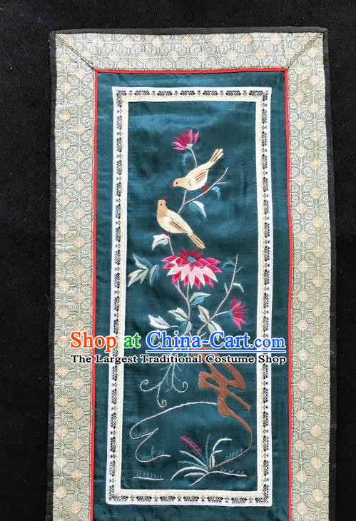 Chinese National Embroidered Chrysanthemum Paintings Traditional Handmade Embroidery Decorative Atrovirens Silk Picture Craft
