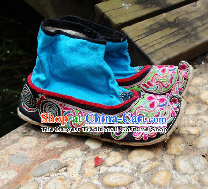 Asian Chinese Handmade Yunnan Ethnic Shoes National Shoes Embroidered Shoes Traditional Embroidery Court Shoes for Women
