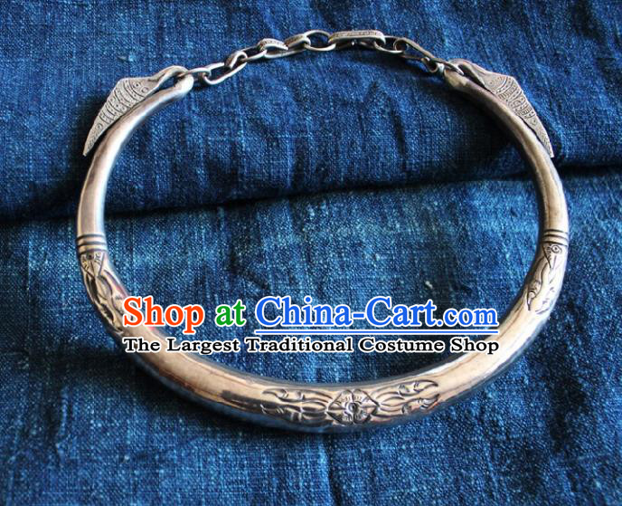Chinese Handmade Miao Nationality Dance Silver Carving Jewelry Accessories Traditional Minority Ethnic Necklace for Women