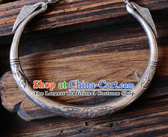 Chinese Handmade Miao Nationality Dance Silver Carving Jewelry Accessories Traditional Minority Ethnic Necklace for Women