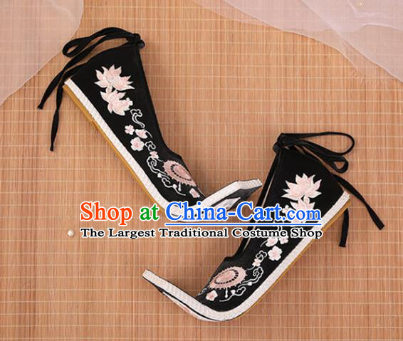 Chinese Ancient Court Women Pearls Shoes Black Embroidered Shoes Princess Satin Shoes Handmade Shoes Embroidery Lotus Palace Lady Shoes