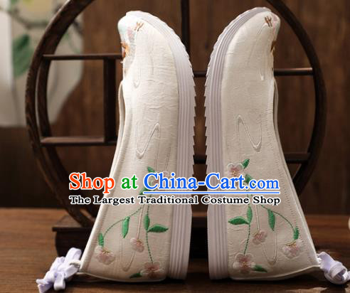 Chinese Ming Dynasty Palace Lady White Cloth Shoes Ancient Princess Embroidery Shoes Traditional Embroidered Shoes Handmade Hanfu Shoes