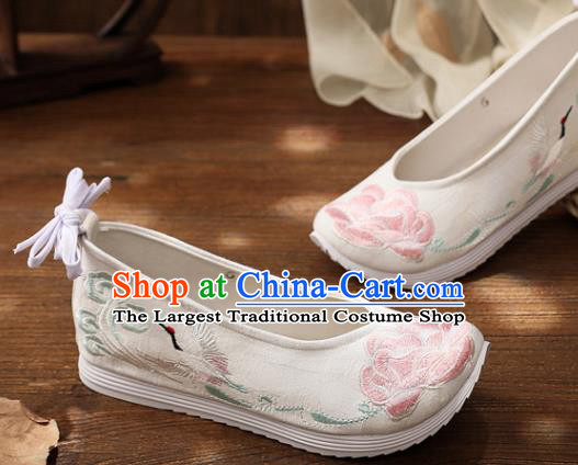 Chinese Ming Dynasty Palace Lady Shoes Ancient Princess Embroidery Peony Shoes Traditional Embroidered Shoes Handmade Hanfu White Cloth Shoes