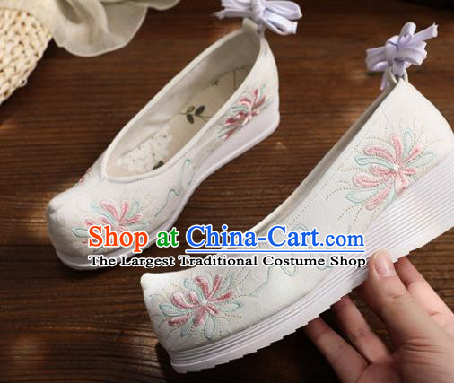 Chinese Traditional National Shoes White Cloth Shoes Embroidered Shoes Hanfu Shoes Women Shoes Handmade Wedges Heel Shoes