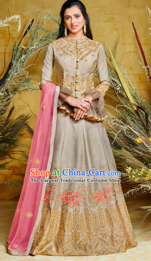 Asian India National Bollywood Punjab Costumes Asia Indian Traditional Dance Embroidered Gray Crepe Blouse and Skirt Sari Full Set