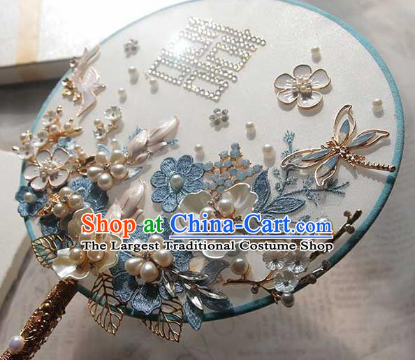 China Handmade Wedding Palace Fan Traditional Pearls Plum Circular Fan Bride Classical Dance Blue Lace Flower Fan