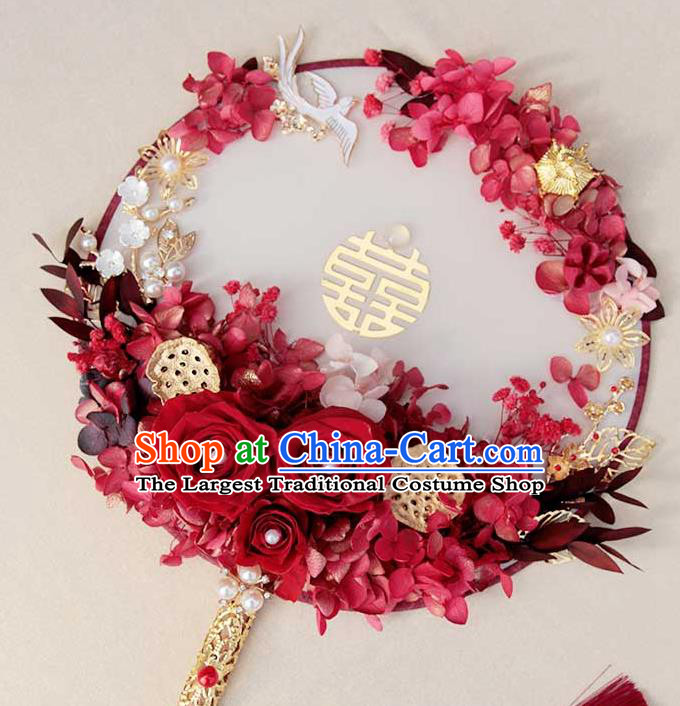 China Classical Wedding Circular Fan Traditional Red Rose Fan Handmade Palace Fan
