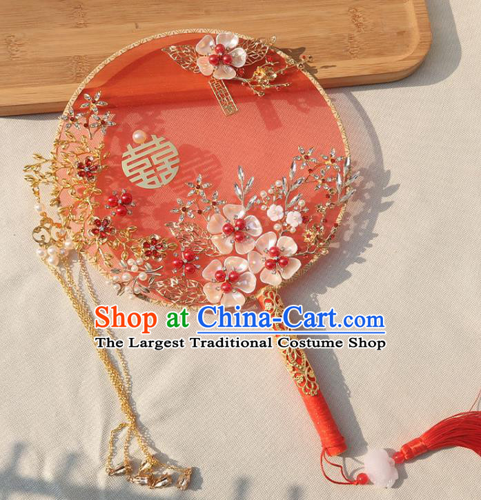 China Traditional Bride Red Silk Fan Handmade Wedding Shell Plum Palace Fan Classical Dance Red Beads Circular Fan