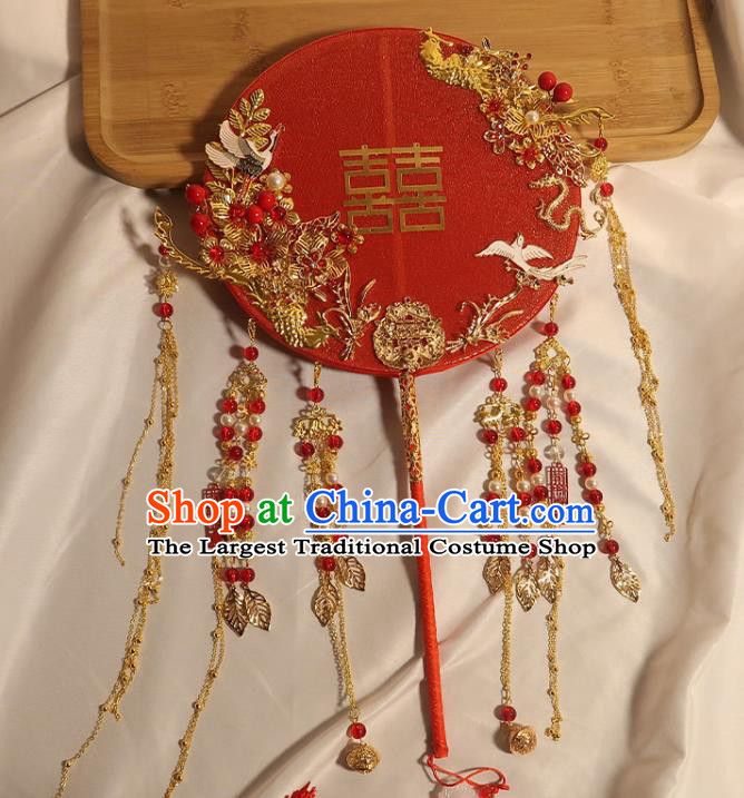 China Classical Dance Red Circular Fan Handmade Bride Palace Fan Traditional Wedding Golden Bells Tassel Fan
