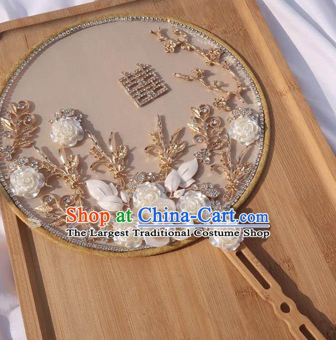 China Classical Dance Shell Roses Silk Fan Handmade Bride Palace Fan Traditional Wedding Circular Fan