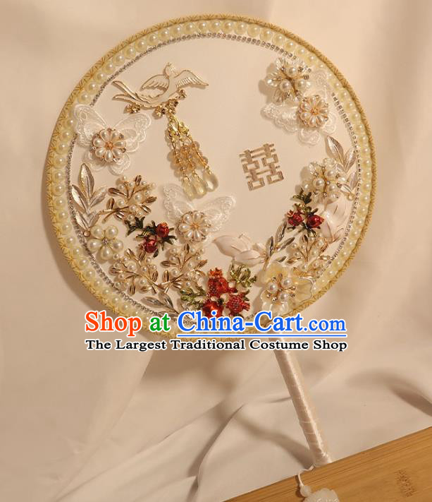 China Traditional Wedding Shell Flowers Circular Fan Classical Dance Silk Fan Handmade Bride Lace Butterfly Palace Fan