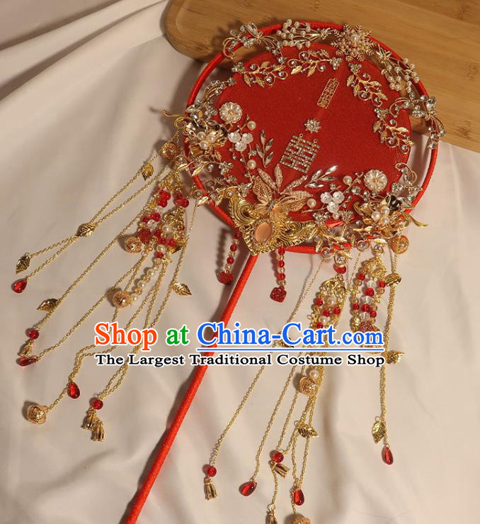 China Classical Dance Golden Bells Tassel Silk Fan Handmade Bride Palace Fan Traditional Wedding Red Circular Fan