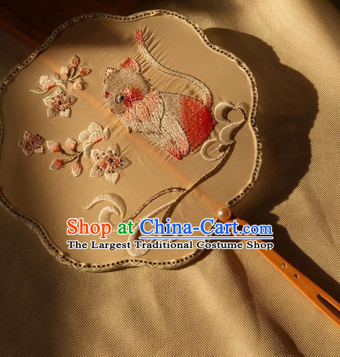 China Traditional Ancient Princess Embroidered Cat Circular Fan Handmade Hanfu Fan Bride Palace Fan